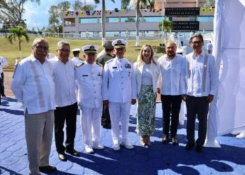 Asiste secretario general de Gobierno al 199 aniversario del “Día de la Armada de México” en la Primera Región Naval