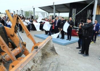 Asiste Américo al 199 aniversario de Matamoros; entrega obras y patrullas