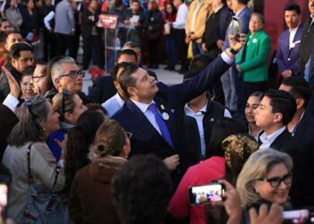 De la mano de las maestras y maestros, vamos a recorrer Puebla: Alejandro Armenta