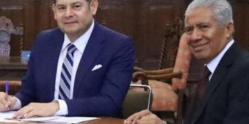 SEP exhorta a denunciar engaños o extorsiones de falsos funcionarios