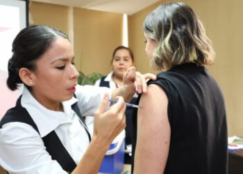 Exhorta SST a acudir a unidades de salud a completar esquemas de vacunación