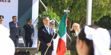 Preside gobernador Américo Villarreal ceremonia del Día de la Bandera