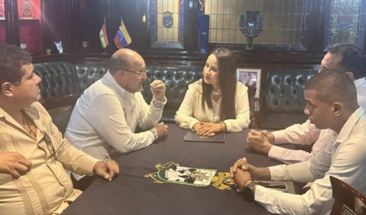 Sostienen reunión secretario general de Gobierno y embajadora de Venezuela en México