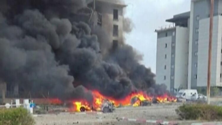 EE. UU. bombardea instalaciones nucleares en Irán; Trump confirma operación