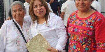 Gobierno de Puebla brinda atención permanente a comunidades indígenas