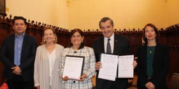Puebla y Francia firman convenio para impulsar innovación científica y educativa