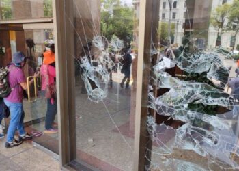 Gobernación repudia ataque de la CETEG en Torre Bienestar y pide protestas pacíficas