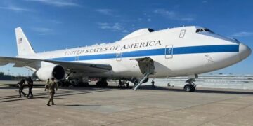 Avión militar estratégico de EE.UU. aterriza en Washington en medio de tensión con Irán