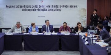 Avanza en el Senado ley para digitalizar trámites; oposición denuncia concentración de poder