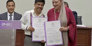 INE entrega constancias a integrantes electos de la nueva Suprema Corte