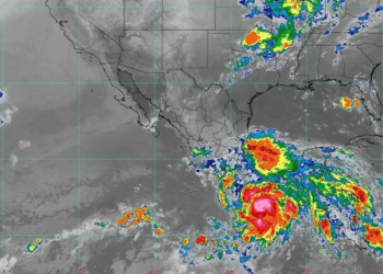Huracán Erick sube a categoría 1; prevén lluvias torrenciales y más intensidad