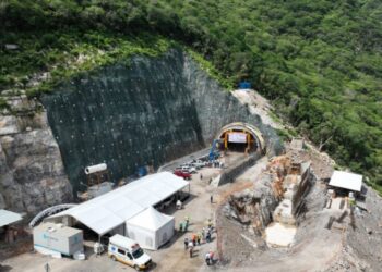 Américo Villarreal impulsa infraestructura verde: concreto ecológico y reforestación en carretera Mante–Ocampo–Tula