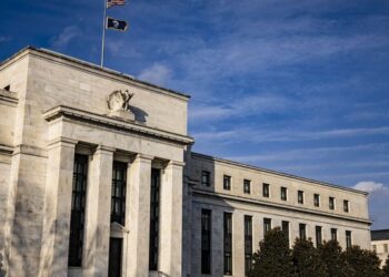 Fed recorta expectativa de crecimiento en EE.UU. y anticipa inflación más alta