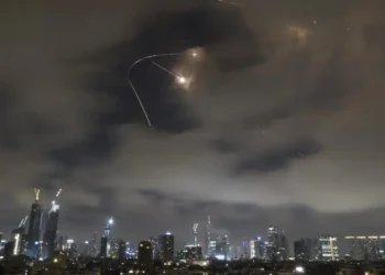 EE. UU. bombardea instalaciones nucleares de Irán e intensifica el conflicto regional