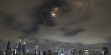 EE. UU. bombardea instalaciones nucleares de Irán e intensifica el conflicto regional