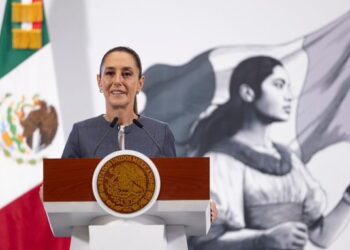 Sheinbaum lanza plan de salud en casa y fija postura sobre migración y economía