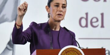 Sheinbaum defiende libertades y atrae inversiones en su mañanera del 3 de julio