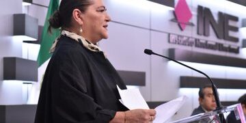 INE entrega constancias a jueces electos: “La justicia ahora también la elige el pueblo”