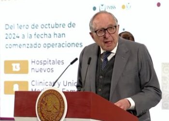 México abrirá 19 hospitales en 2025 y lanzará red nacional para distribuir medicamentos
