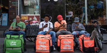 Gobierno de CDMX capacita a repartidores y choferes de apps sobre sus derechos laborales
