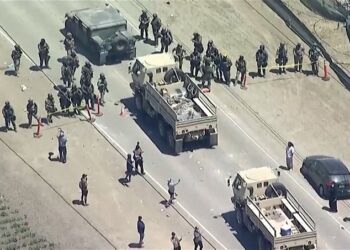 Redada en granja de California desata protestas y señalamientos por abuso