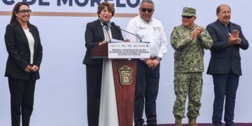 Delfina Gómez entrega 455 patrullas en Ecatepec para reforzar la seguridad
