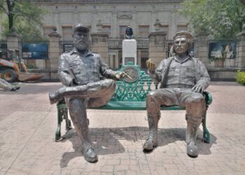 Retiro de estatuas del Che Guevara y Fidel Castro genera choque político en la Cuauhtémoc