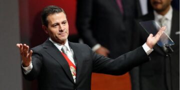 Peña Nieto es señalado por presunto soborno de 25 mdd para permitir venta de Pegasus