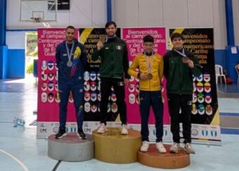 Poblano gana oro en Centroamericano de Esgrima