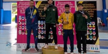 Poblano gana oro en Centroamericano de Esgrima