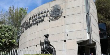 TEPJF ordena al INE entregar constancias a 15 jueces y magistrados ganadores pese a no tener promedio mínimo