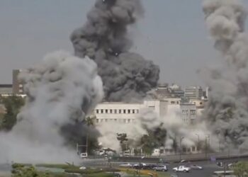 Ataque israelí al cuartel sirio queda grabado en vivo durante transmisión