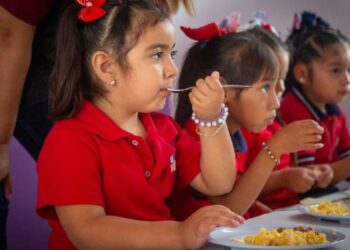 Garantiza DIF Tamaulipas desayunos escolares para más de 105 mil alumnos en el nuevo ciclo