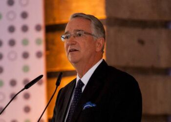 Salinas Pliego demanda a AMLO por acuerdo fiscal incumplido y acusa persecución política