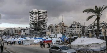 Israel ordena a médicos y ONG salir de Ciudad de Gaza ante inminente ofensiva