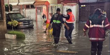Lluvias históricas paralizan el AICM y provocan caos en la CDMX