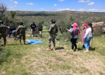 Madres Buscadoras localizan cuerpos calcinados y vehículos baleados en Sonora