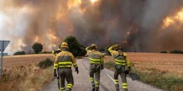 España sufre su peor crisis de incendios en 2025: 37 detenidos y casi 400 mil hectáreas arrasadas