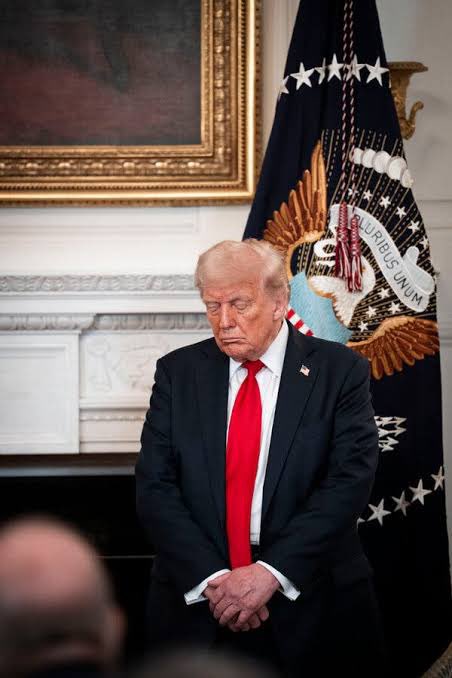 Corte de EU declara ilegales aranceles de Trump, pero seguirán vigentes mientras llega a la Suprema Corte