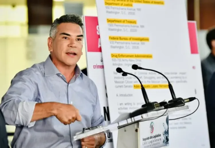 Alejandro Moreno denuncia a Morena ante la DEA y el FBI por el llamado “Cártel de Macuspana”