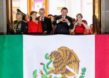 Con patriotismo, Puebla vibra con primer grito de Independencia del gobernador Alejandro Armenta