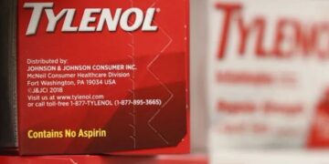 Trump vincula el Tylenol con autismo pese a falta de evidencia científica