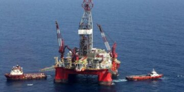 Slim firma contrato con Pemex por hasta 1,991 mdd para perforar pozos en Ixachi