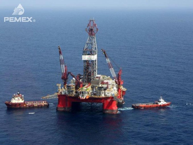 Slim firma contrato con Pemex por hasta 1,991 mdd para perforar pozos en Ixachi