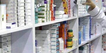 Trump endurece política comercial: arancel de 100% a medicinas importadas