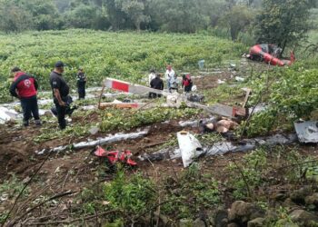 Se desploma helicóptero en Edomex; confirman dos personas fallecidas