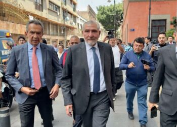 Senado elimina viajes internacionales y congela dietas por plan de austeridad