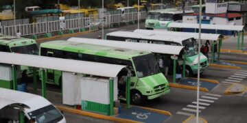 Choferes de transporte en CDMX advierten bloqueos si no suben la tarifa