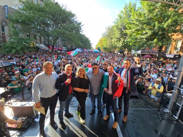 Gobierno de Puebla acompaña a comunidad migrante en festejos patrios en Estados Unidos