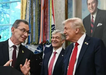 Trump anuncia acuerdo con Pfizer para reducir precios de medicamentos en EE. UU.